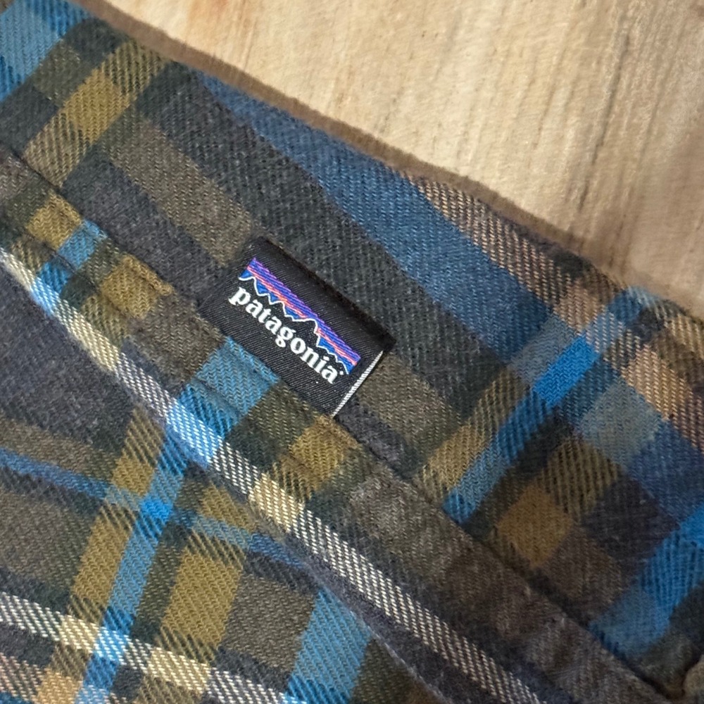 Patagonia Mens Fjord Organic Cotton Flannel Shirt XL Grey Blue Plaid Button Down - Picture 4 of 6